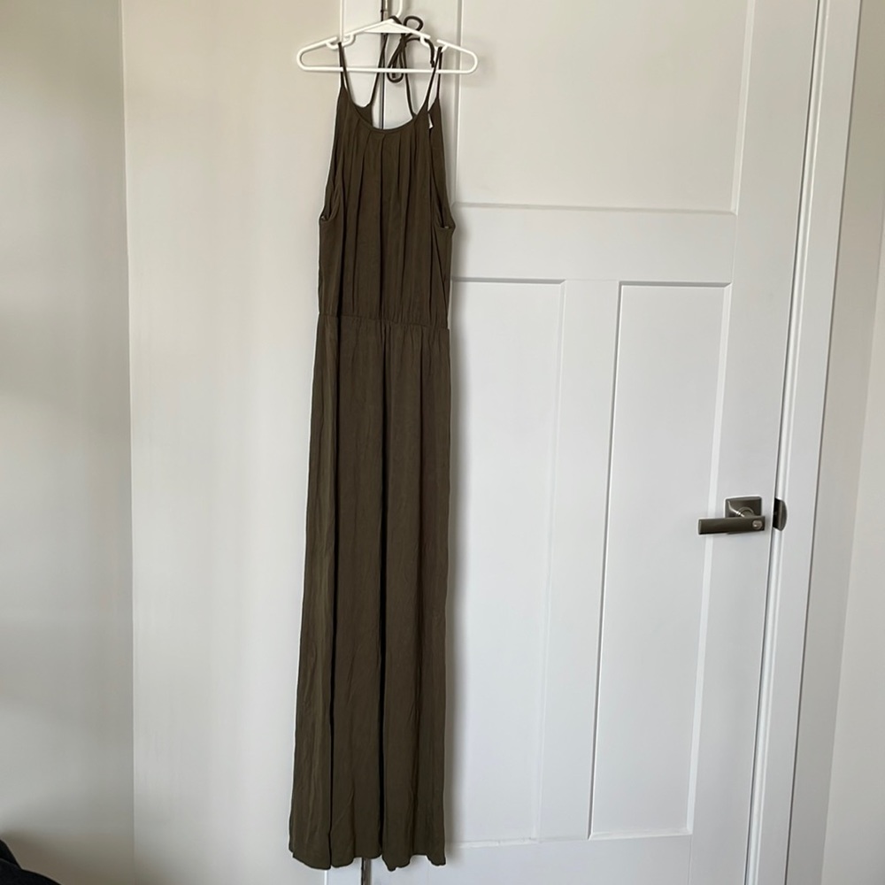 Green maxi dress